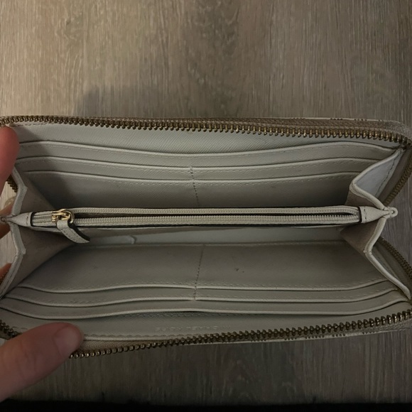 Michael Kors wallet - Picture 2 of 3